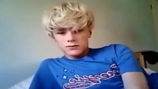 White USA twink boy wanks on live cam